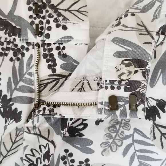 Old Navy Lot Of 2 Pixie Shorts Size 2 - Picture 5 of 12